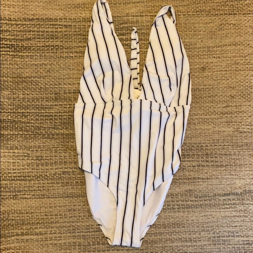 Cupshe women’s bathing suit